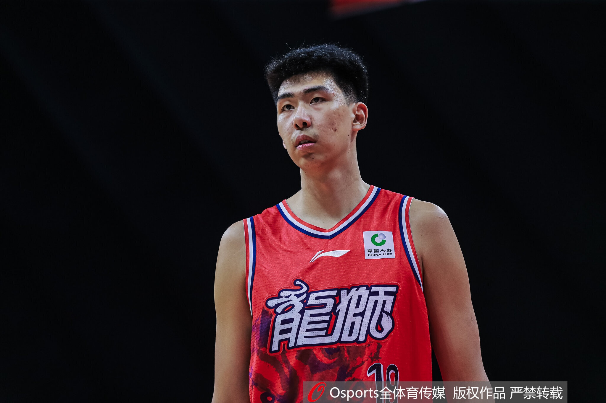 九游平台-媒体人:徐昕防守面积有限 进攻手段偏少 但确实打得越来越好了